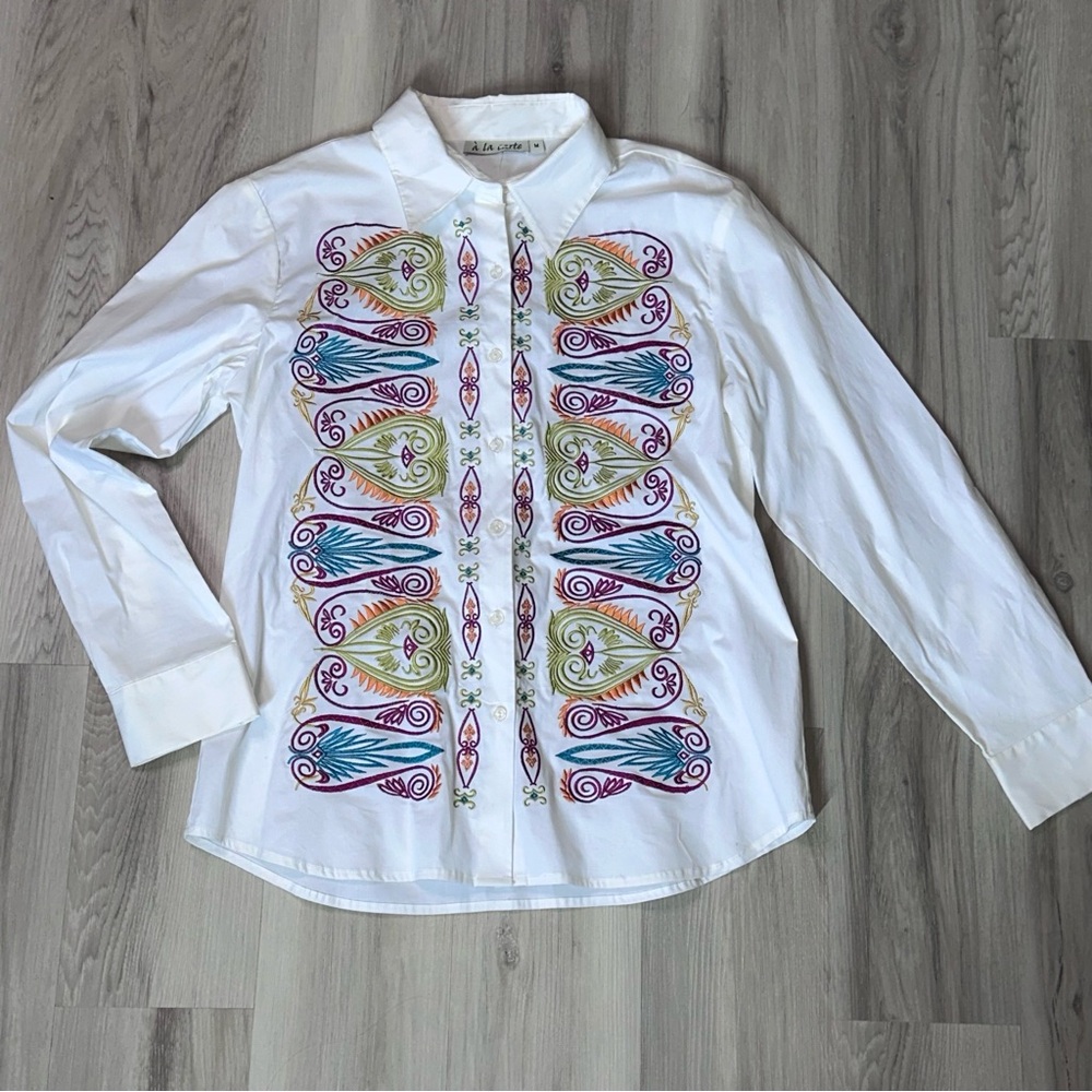 NWT A La‎ Carte Button Up Shirt Sz M Long Sleeve Colorful Embroidered Stretch